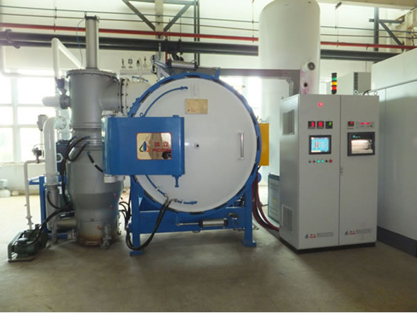 Vacuum sintering furnace heating chamber in the metal